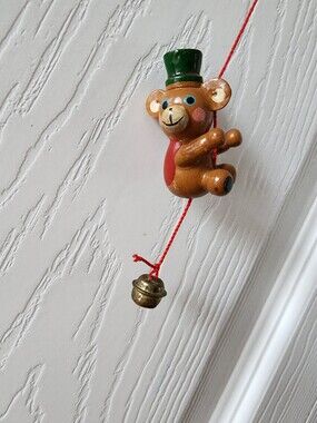 Russ Berrie Country Antique Wood Hanging Xmas Mouse & Bell Ornament VINTAGE